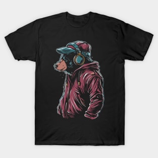 Bear listens to music T-Shirt